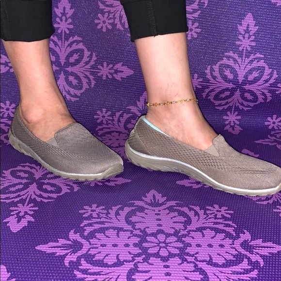 Skechers relaxed fit willow slip on shoes - Picture 5 of 5